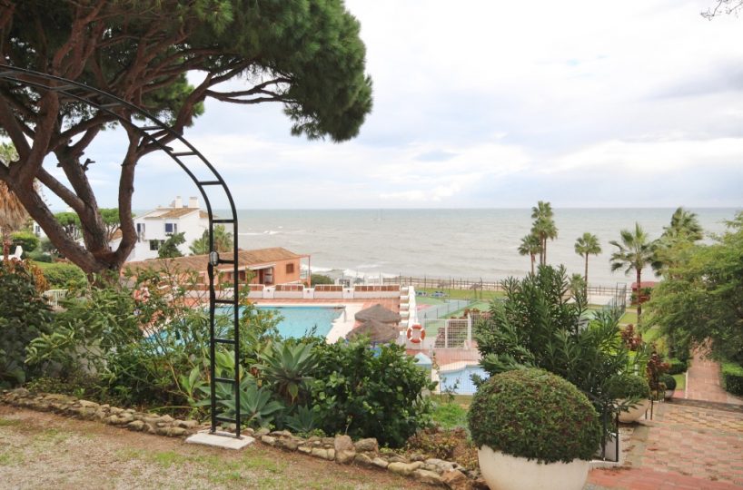 Beach property Mansion Alhamar