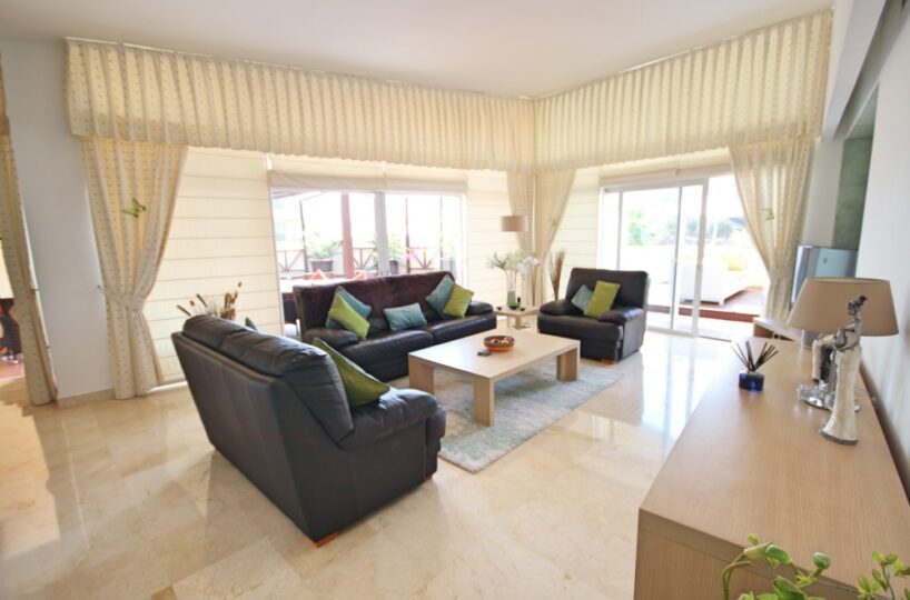 Las olas 3 bed penthouse for sale riviera del sol