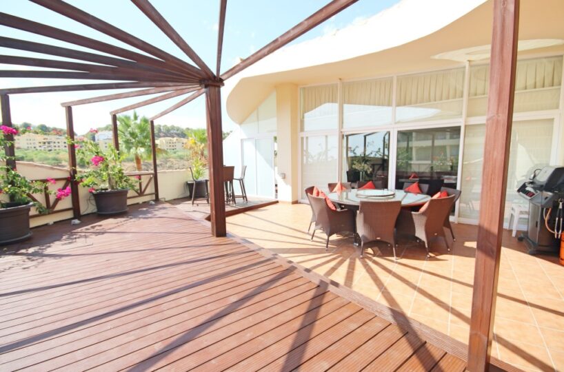 Las olas 3 bed penthouse for sale riviera del sol